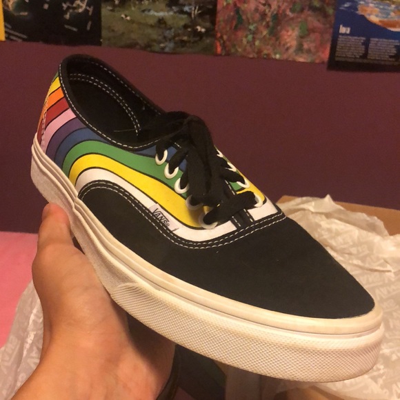Vans Refract Blk/Tr Wht/Multi. Size 9 - Picture 2 of 3
